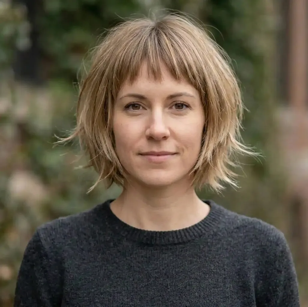 Razored Pageboy Bob hairstyle for Women