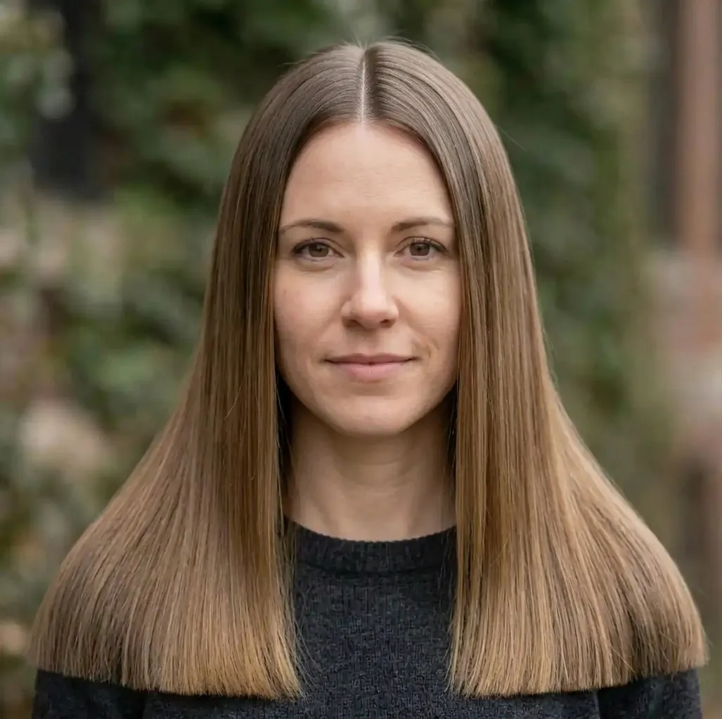 Refined Straight Mane hairstyle for Women