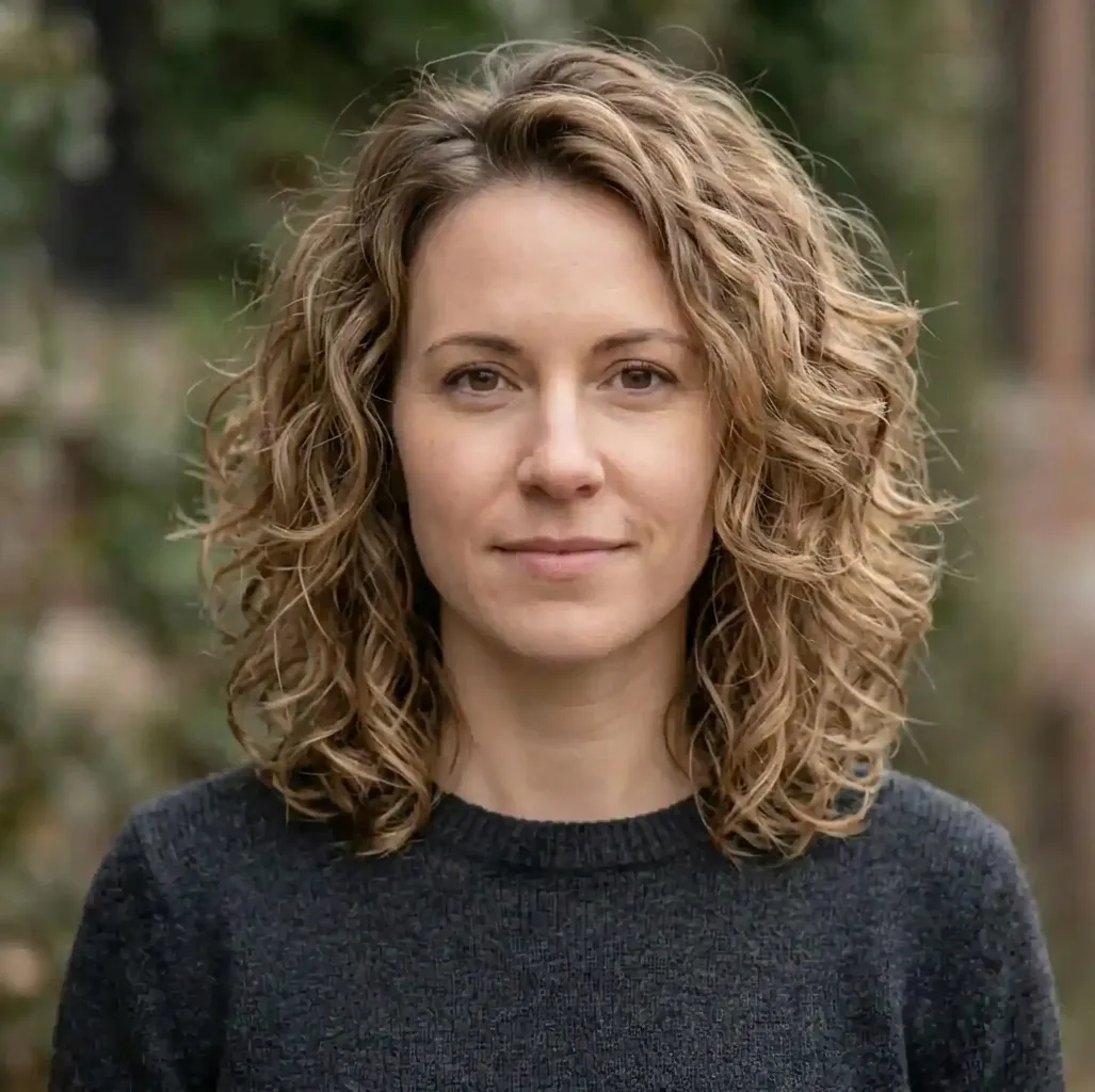 Rounded Ringlet Lob hairstyle for Women