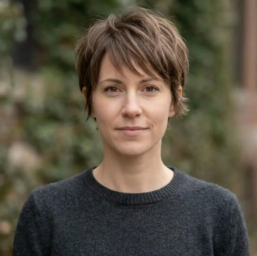Structured Layered Pixie hairstyle for Women