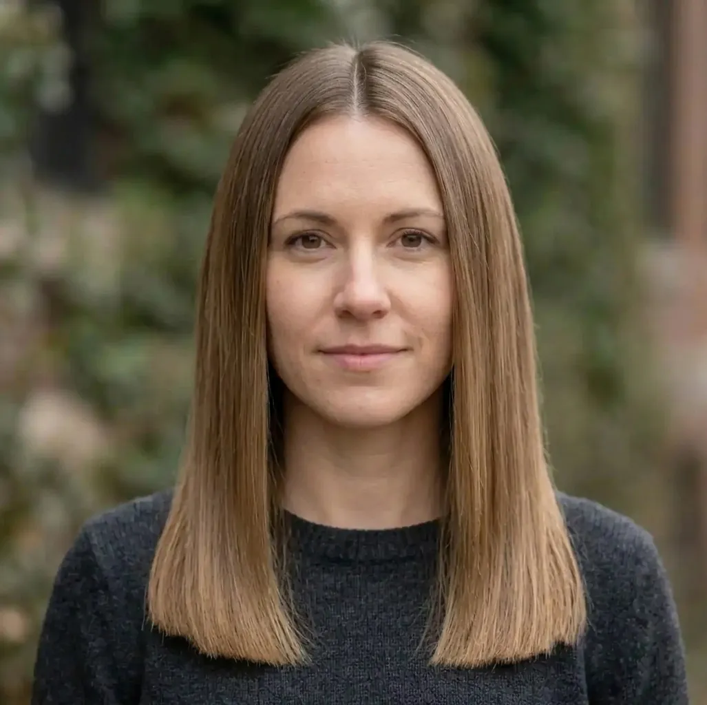 Sleek Heavy Straight hairstyle for Women