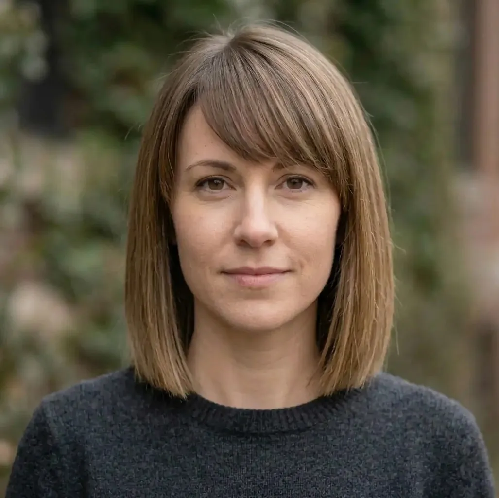 Swept Fringe Bob hairstyle for Women