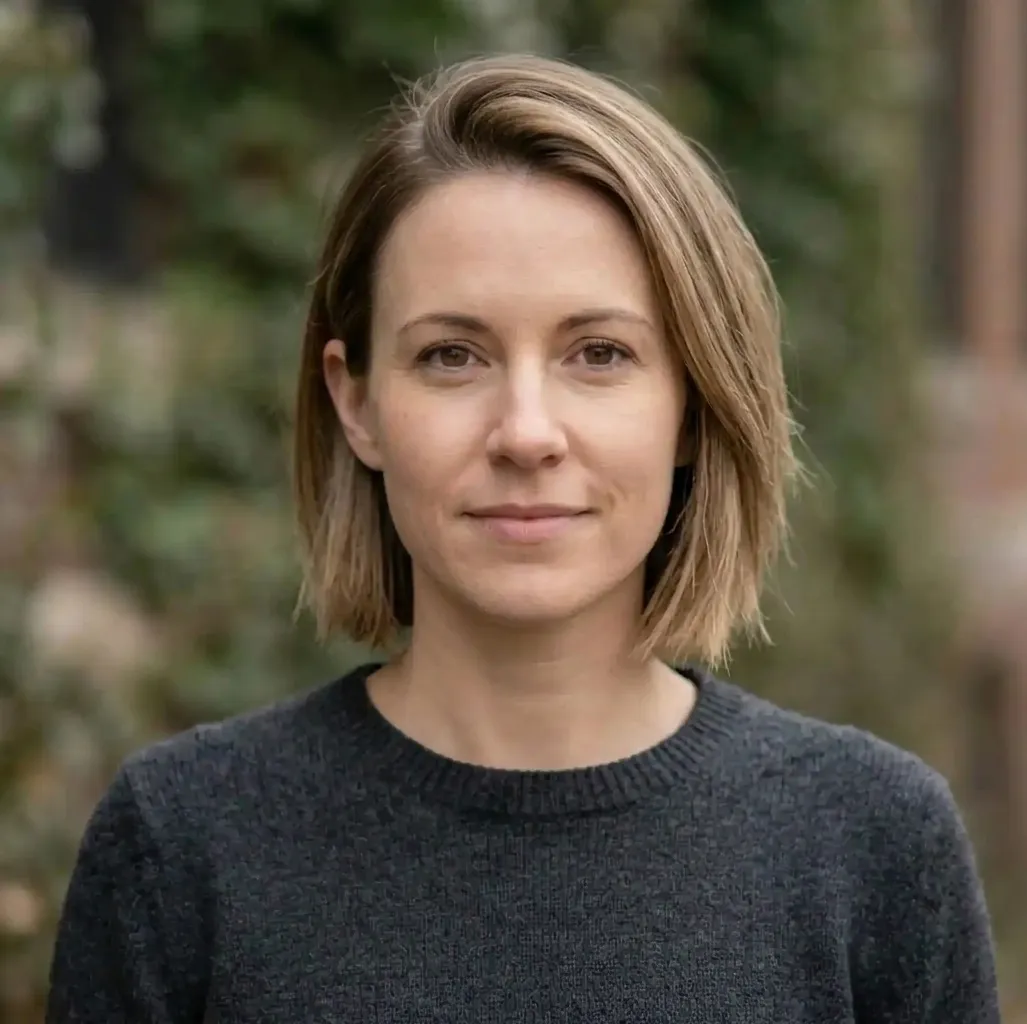 Tucked Piecey Bob hairstyle for Women